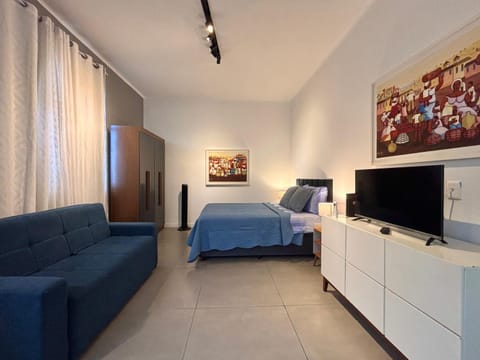 Communal lounge/ TV room, Bed, Living room