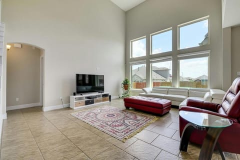 Tesla Area Private Room - Fast Wifi and Parking House in Pflugerville