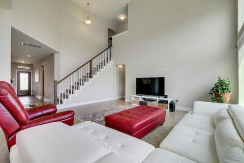 Tesla Area Private Room - Fast Wifi and Parking House in Pflugerville