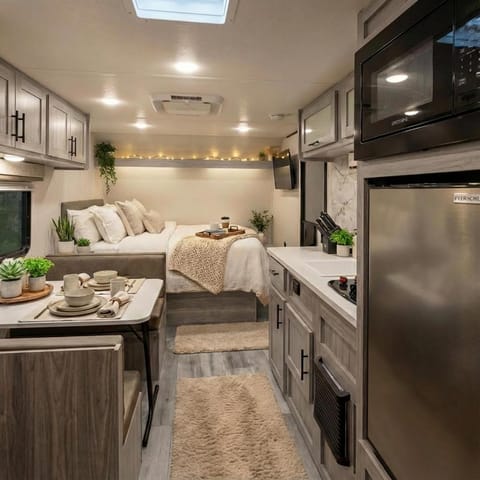 Bed, Kitchen or kitchenette