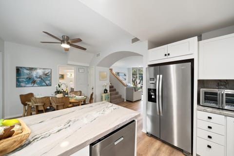Dining area, kitchen