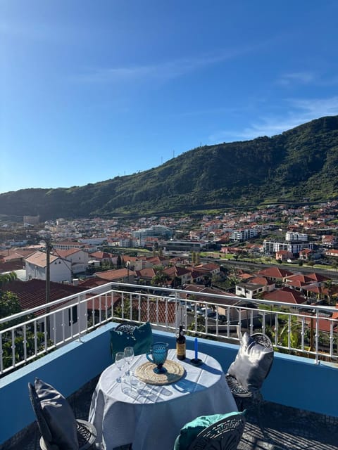 Day, Natural landscape, View (from property/room), Balcony/Terrace, Dining area, Mountain view