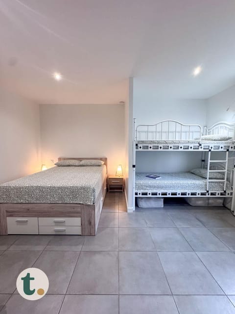 Bed, Photo of the whole room, Bedroom, bunk bed