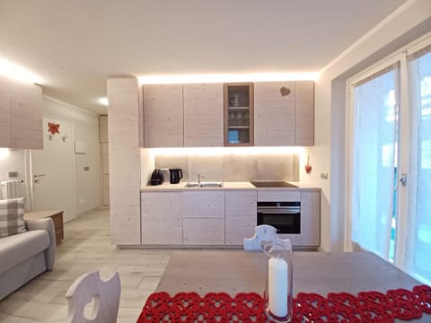 Kitchen or kitchenette, Living room, stove