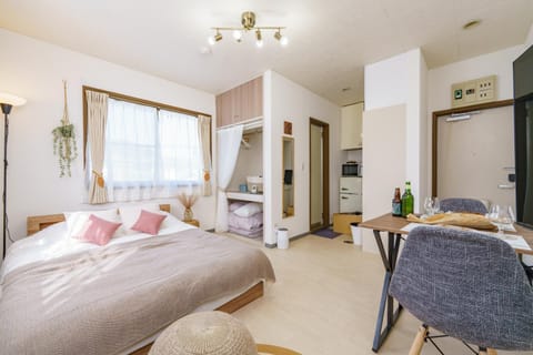 Bed, Living room