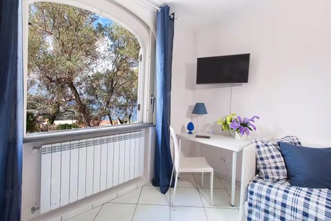 View (from property/room), Photo of the whole room, Bedroom