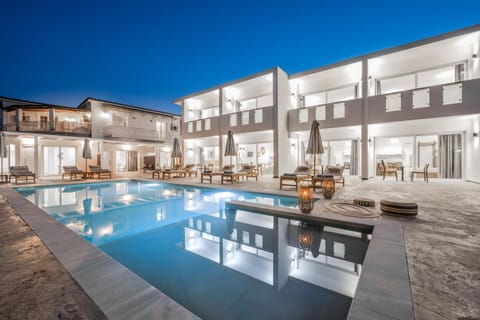 Property building, Pool view, Swimming pool
