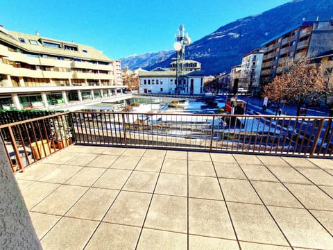 Property building, Nearby landmark, Day, Natural landscape, City view, Mountain view