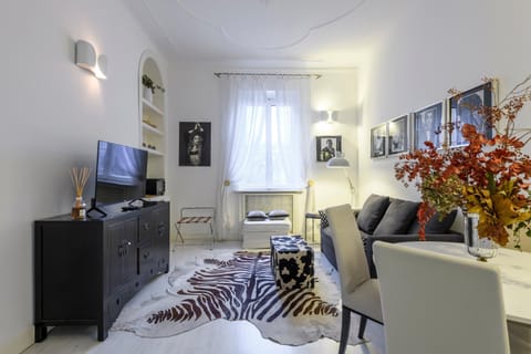 TV and multimedia, Photo of the whole room, Dining area