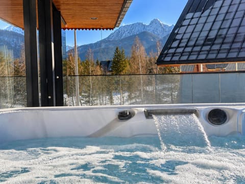 Hot Tub, Mountain view