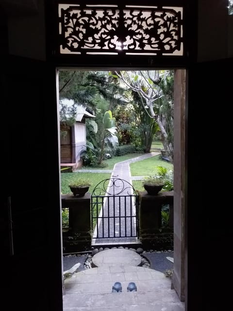 Honey Tree Villa- life is sweet! House in Abiansemal