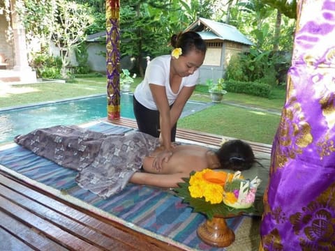 Honey Tree Villa- life is sweet! House in Abiansemal