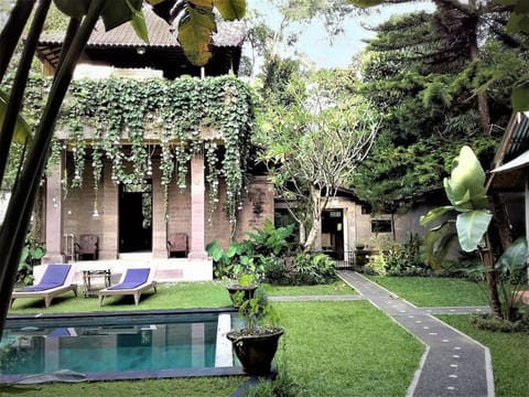 Honey Tree Villa- life is sweet! House in Abiansemal