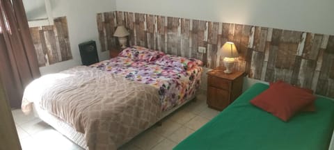 Bed, TV and multimedia, Bedroom