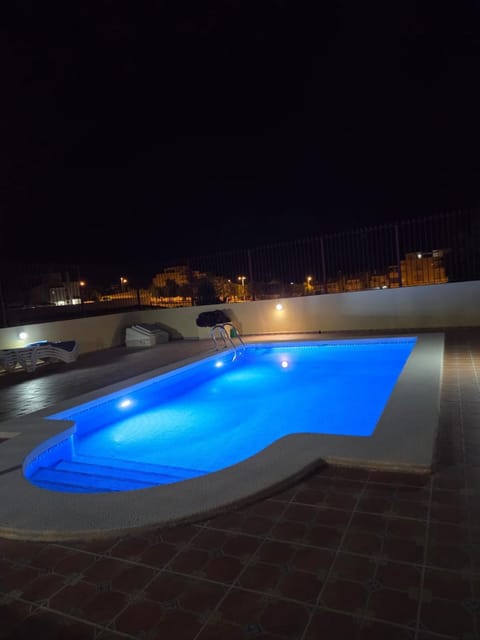 Night, Pool view
