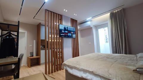 TV and multimedia, Photo of the whole room, wardrobe