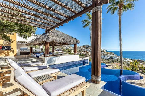 Swimming pool, sunbed