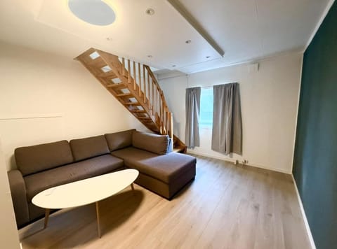 Central and spacious 4-Bedroom Apartment in Tromsø Apartment in Tromso