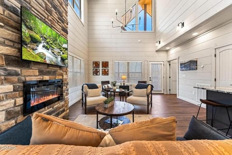 Communal lounge/ TV room, Living room, Seating area