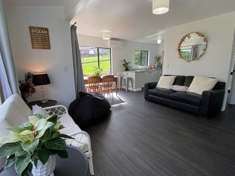 Little bit country by the beach House in Raglan