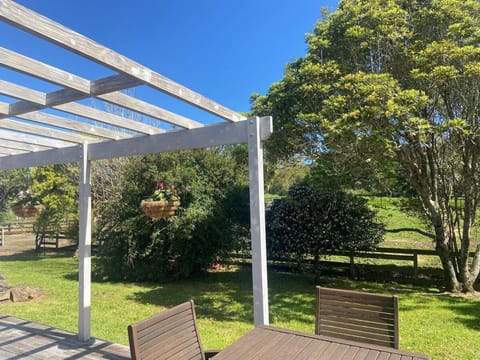 Little bit country by the beach House in Raglan