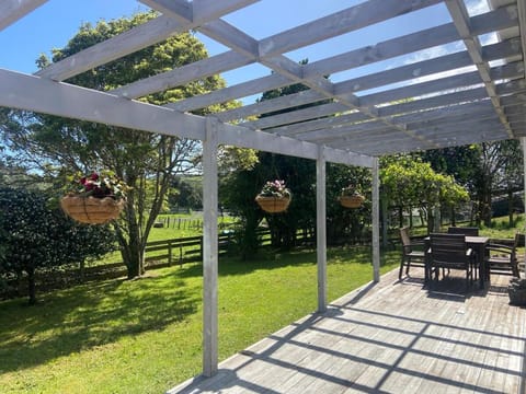 Little bit country by the beach House in Raglan