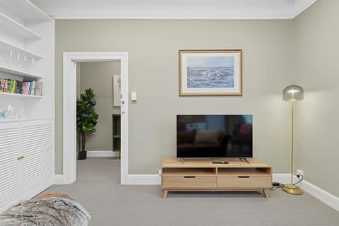 Stylish 2 Bedroom Townhouse - Hobart CBD House in Hobart