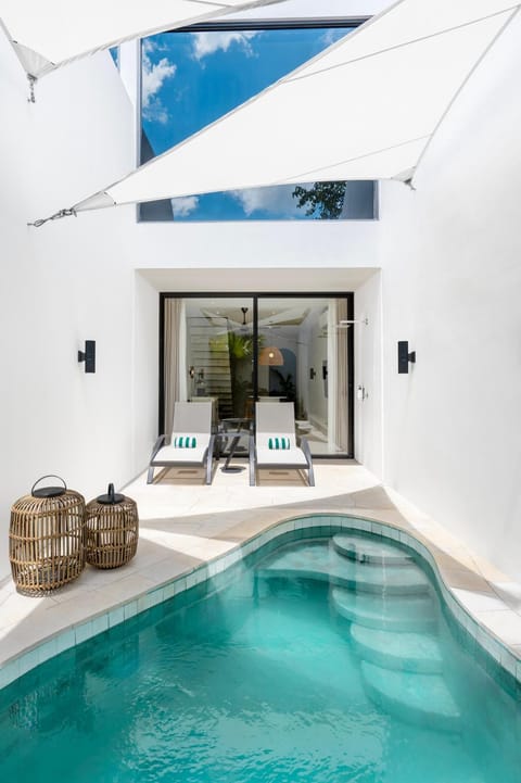 Patio, Day, Pool view, Swimming pool, sunbed