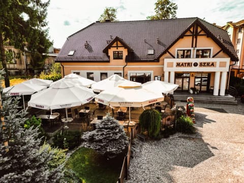 Property building, Restaurant/places to eat, Garden, Balcony/Terrace, Garden view