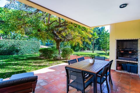 Patio, BBQ facilities, Garden, Garden, Dining area, Garden view