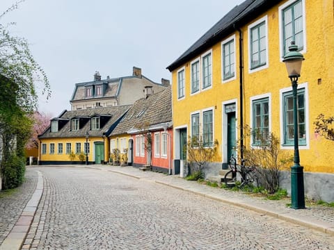 Neighbourhood