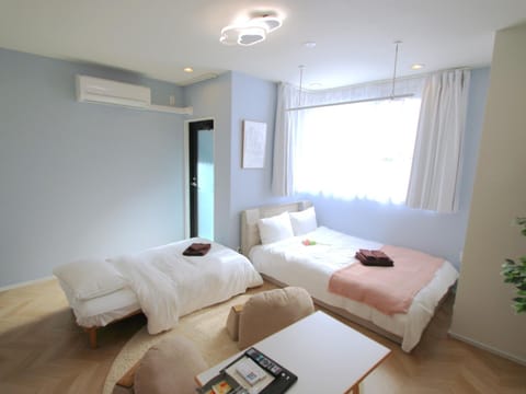 Bed, Living room, Bedroom, air conditioner