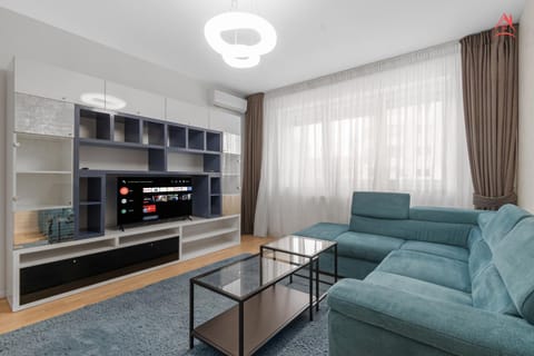 TV and multimedia, Kitchen or kitchenette, Living room, Seating area