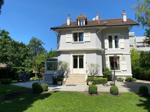 Property building, Spring, Day, Garden, Garden view