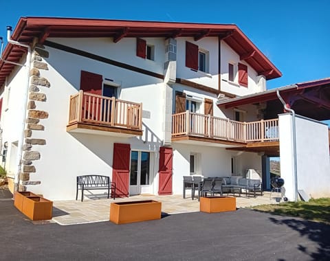 Patio, BBQ facilities, Balcony/Terrace, furniture