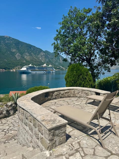 Patio, Day, Natural landscape, Mountain view, Sea view