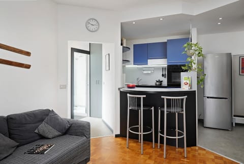 Kitchen or kitchenette, Living room