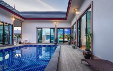 Pool view, Swimming pool, sunbed