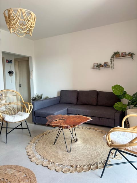 Living room, Decorative detail, Seating area