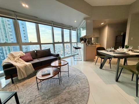 Living room, Dining area, Swimming pool