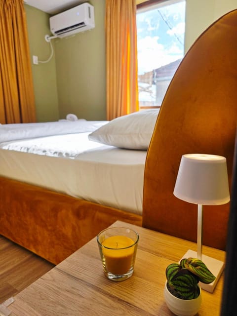 Bed, Photo of the whole room, Bedroom, air conditioner