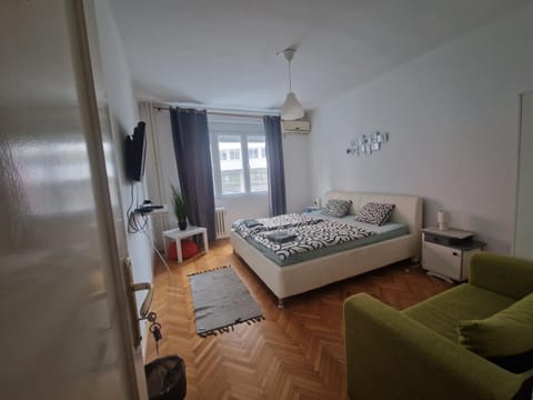 Bed, Photo of the whole room