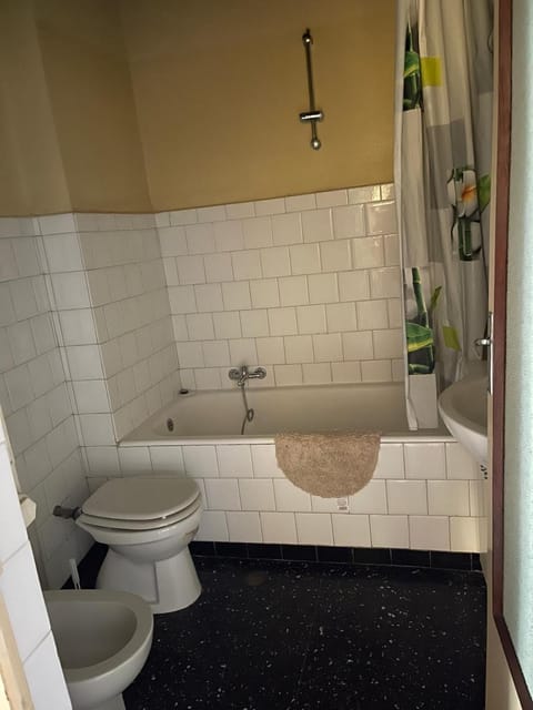 Trilocale Inzani Apartment in Parma