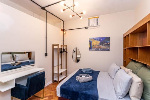 Photo of the whole room, Bedroom