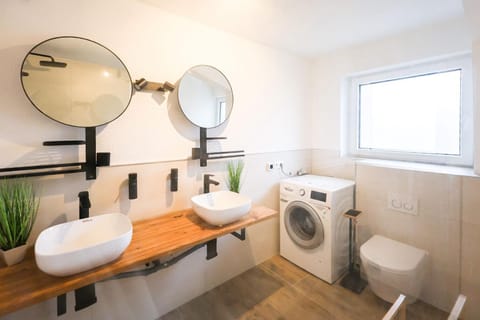 modernes Apartment mit 3 Schlafzimmern Balkon nähe Europapark Apartment in Offenburg