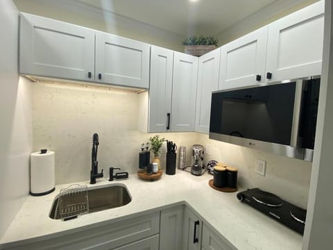 Sweet Scape Jax Apartment in Jacksonville