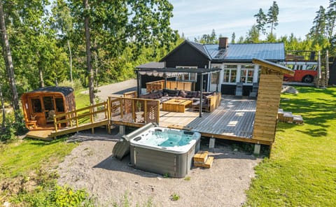 Property building, Natural landscape, Garden, Hot Tub, Sauna, Lounge or bar, Garden view, sunbed
