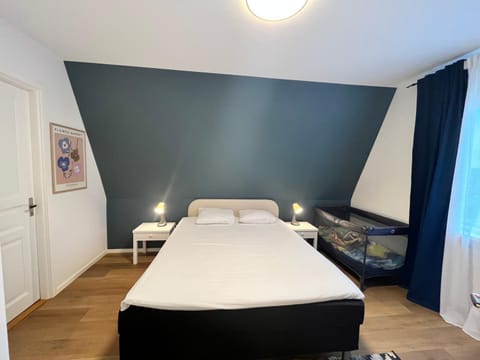 Bedroom, wardrobe