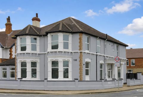 Property building, Neighbourhood, Location