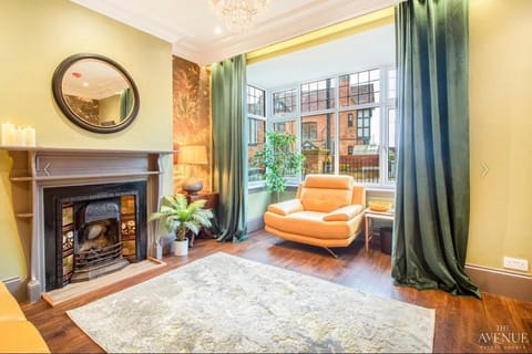 Salubrious Area, NEC,BELFRY, BIRMINGHAM, RESORTS WORLD, DRAYTON MANOR House in The Royal Town of Sutton Coldfield